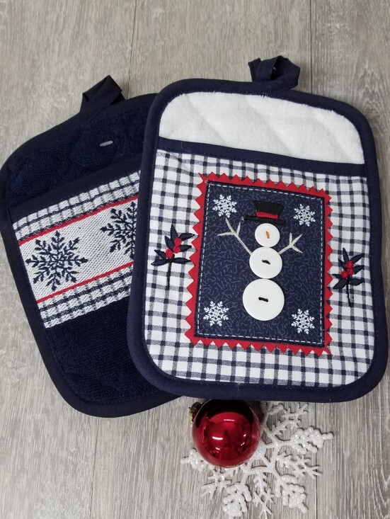 Other - Winter Themed Pot Mitt Set